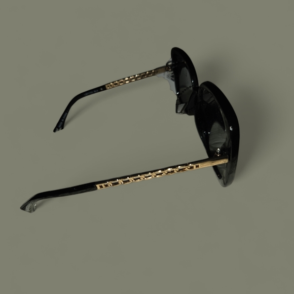 Sunglasses NWT - Picture 4 of 5